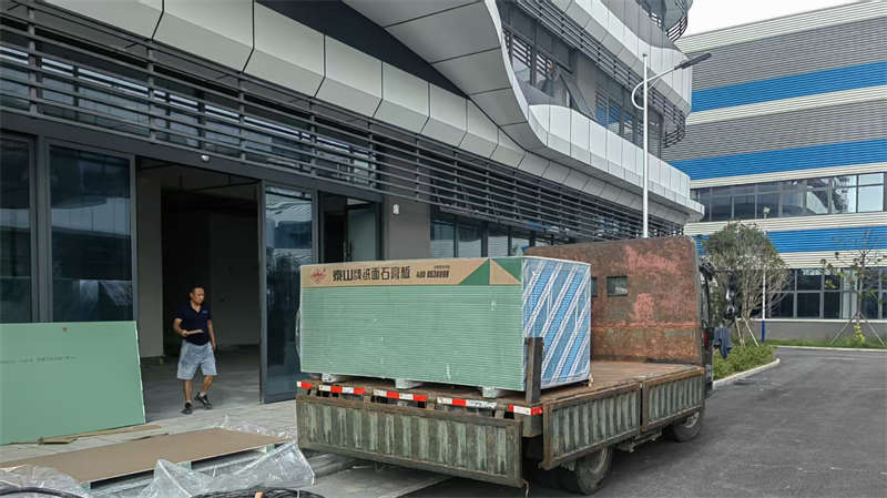 探班天思蚌埠4000平廠(chǎng)房辦公樓裝修工程施工現(xiàn)場(chǎng)